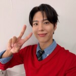 <トレンドブログ>俳優パク・ボゴム、広告撮影のビハインドを大公開…赤がよく似合う
