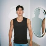 キム・ムヨル、鍛え上げられた腕の筋肉に視線集中…妻ユン・スンアとの近況写真も公開