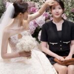 IUのスタイリスト、自分の結婚式でもIUの髪を整える…“職業病”発動「やることはやらなきゃ」
