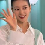 スジ（miss A出身）、清純シャツルック…国民の初恋の肩書きは永遠か？