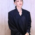 「しびれるほど感動」…「暗殺者（たち）」を褒めた女優イ・ヨンエ、非難殺到