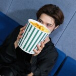 「&TEAM」K、顔より大きなポップコーン…「韓国活動今回も頑張った！」