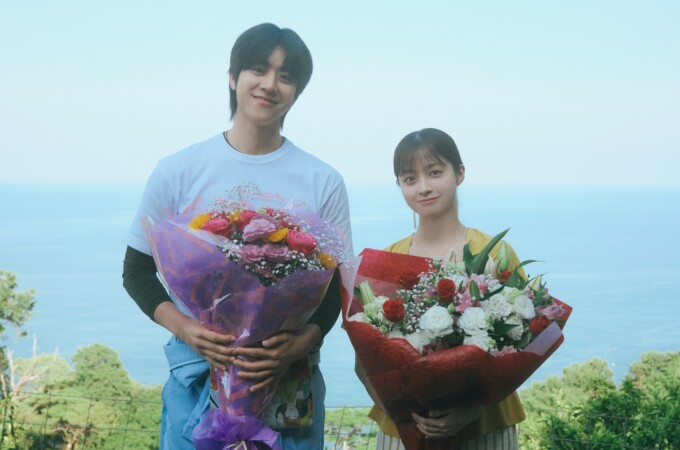 『バカンスの法則』橋本環奈、チェ・ジョンヒョプほか豪華キャスト陣の【クランクアップ写真＆映像】を公開