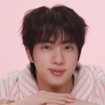 <トレンドブログ>「BTS」Jinの甘くてロマンチックな夜のあいさつ…おやすみのメッセージが話題