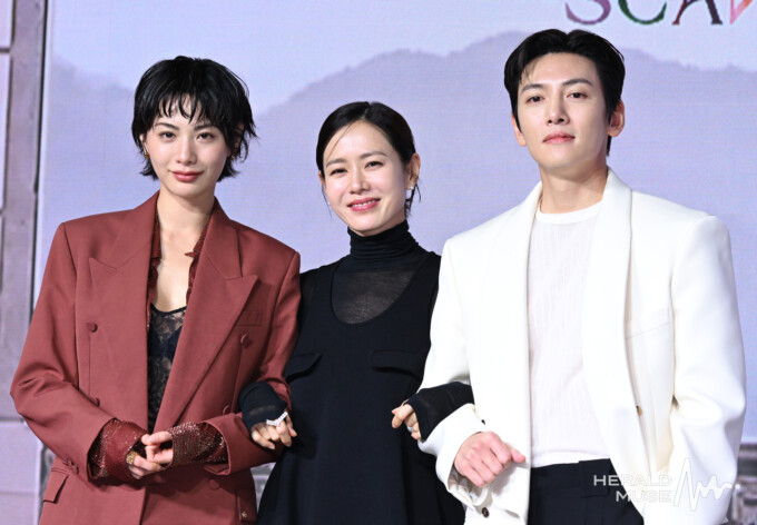 「スキャンダル」監督、「優しいチ・チャンウク、感嘆のナナ、絶対的なソン・イェジン。キャスティングに大満足」