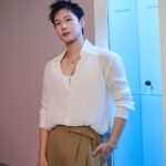 イム・シワン、胸元覗く白シャツ姿で魅了…フレグランスブランドのイベントショットを公開