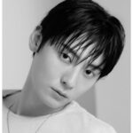 <トレンドブログ>ファン・ミンヒョン、ニューアルバム「OUR」のオフィシャルフォトを追加公開…モノクロからもあふれるオーラ