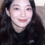 シン・ミナ、「パリ、バイバイ」超近接ショットで見せた圧倒的愛らしさ…夫キム・ウビンも即保存確定！？