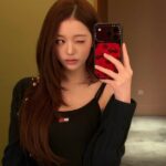 「IVE」チャン・ウォニョン、シンガポールでのあれこれを公開…美しいビジュアルに視線釘付け