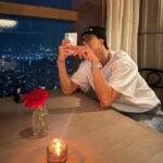 「東方神起」ユンホ、ジャカルタ公演ビハインドカット…バックステージでの幸せな時間（動画あり）