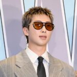 「BTS」RM、ホテル前に殺到するファンに自制を呼びかけ…「十分な休息がとれない…他の宿泊客の迷惑にも」