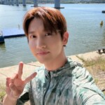 「東方神起」チャンミン、日差しにも負けない爽やかな笑顔