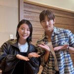 「東方神起」チャンミン、歌手ナビとの和やかなツーショット…「正午の希望曲」で対面