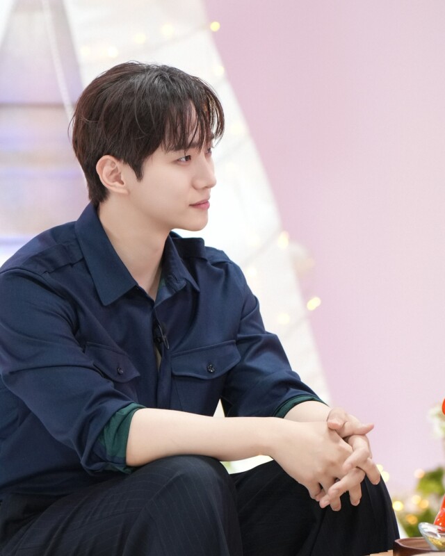 「2PM」ジュノ、「TWICE」サナとの美しいツーショット…ビハインドフォト公開