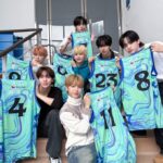 「n.SSign」、ユニフォームを手に爽やかな笑顔…バスケットボールのチャリティーイベントに参加
