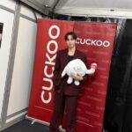 <トレンドブログ>「2PM」ジュノ、マレーシアの大型イベント「CUCKOOTOPIA 2026」に登場！バーガンディーのスーツ姿に「毎日が全盛期」